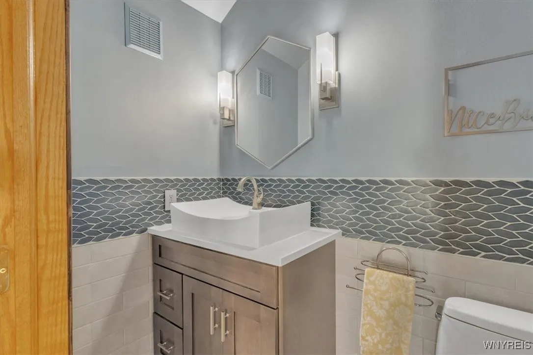 172 Westgate Road, Tonawanda-town, New York 14217, Tonawanda, New York 14217, 3 Bedrooms Bedrooms, 9 Rooms Rooms,1 BathroomBathrooms,Residential,Closed,172 Westgate Road, Tonawanda-town, New York 14217,B1602565