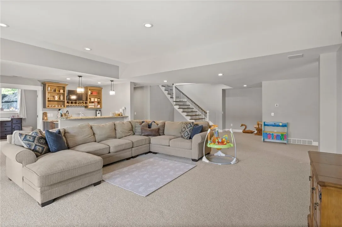 1915 Factors, West Bloomfield, New York 14475, West Bloomfield, New York 14475, 5 Bedrooms Bedrooms, 13 Rooms Rooms,4 BathroomsBathrooms,Residential,Closed,1915 Factors, West Bloomfield, New York 14475,R1612626