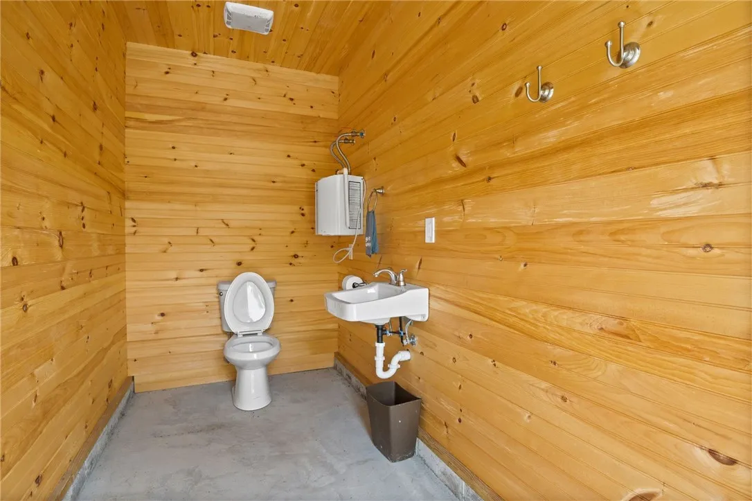 Pool House Half Bathroom