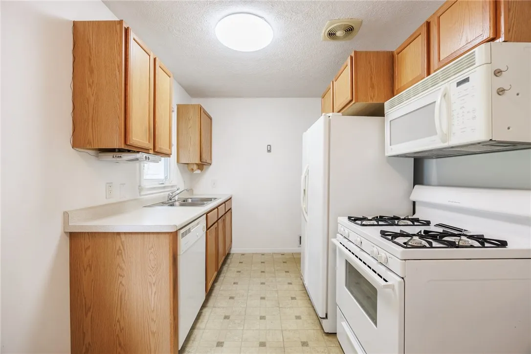 223 South Avenue, Parma, New York 14468, Parma, New York 14468, 2 Bedrooms Bedrooms, 6 Rooms Rooms,1 BathroomBathrooms,Residential,Closed,223 South Avenue, Parma, New York 14468,R1613310