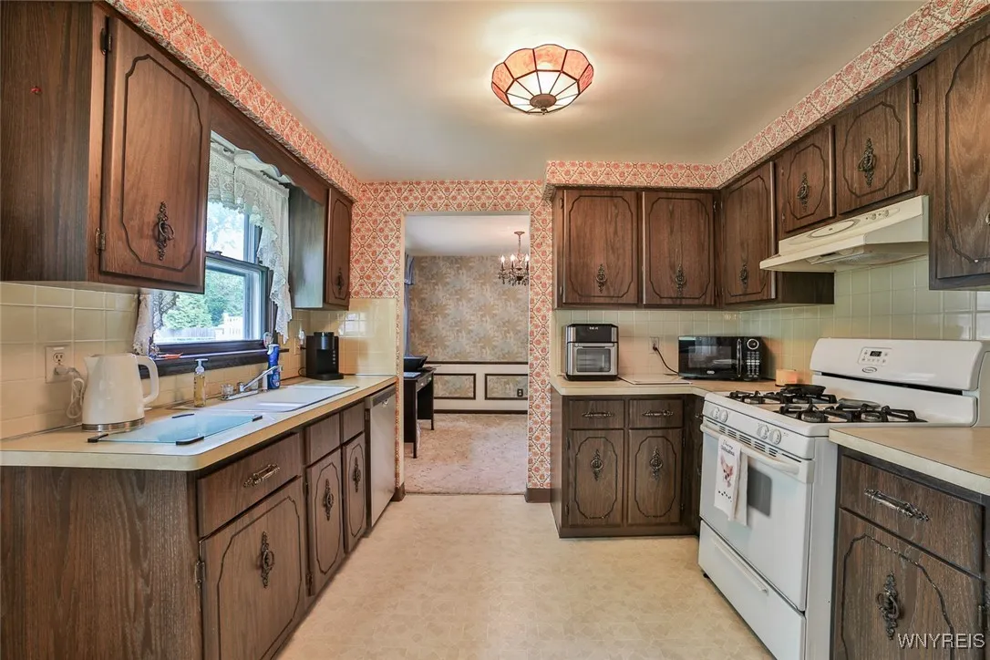 511 Vine Lane, Amherst, New York 14228, Amherst, New York 14228, 3 Bedrooms Bedrooms, 6 Rooms Rooms,1 BathroomBathrooms,Residential,Closed,511 Vine Lane, Amherst, New York 14228,0,B1611341