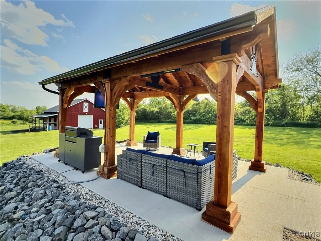 7294 Chase Road, Pompey, New York 13063, Pompey, New York 13063, 3 Bedrooms Bedrooms, 12 Rooms Rooms,3 BathroomsBathrooms,Residential,Closed,7294 Chase Road, Pompey, New York 13063,0,S1613301