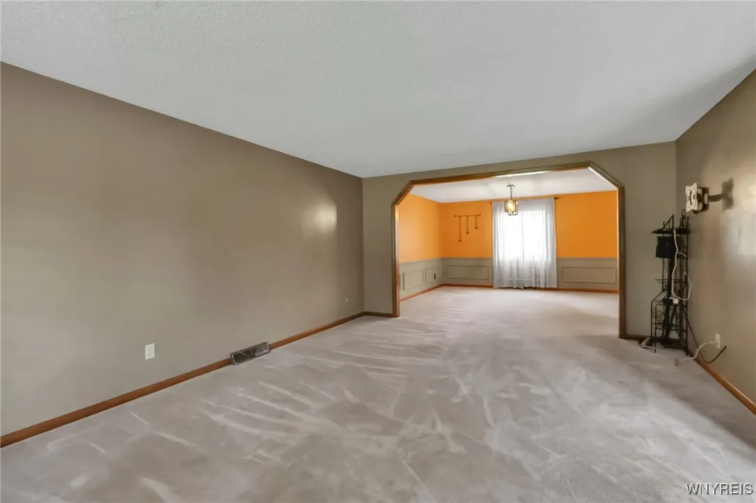 5766 Kippen Drive, Clarence, New York 14051, Clarence, New York 14051, 4 Bedrooms Bedrooms, 9 Rooms Rooms,2 BathroomsBathrooms,Residential,Closed,5766 Kippen Drive, Clarence, New York 14051,0,B1613291