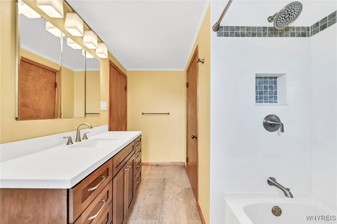 27 Lynn Lea Street, Amherst, New York 14221, Amherst, New York 14221, 4 Bedrooms Bedrooms, 9 Rooms Rooms,2 BathroomsBathrooms,Residential,Closed,27 Lynn Lea Street, Amherst, New York 14221,0,B1613030