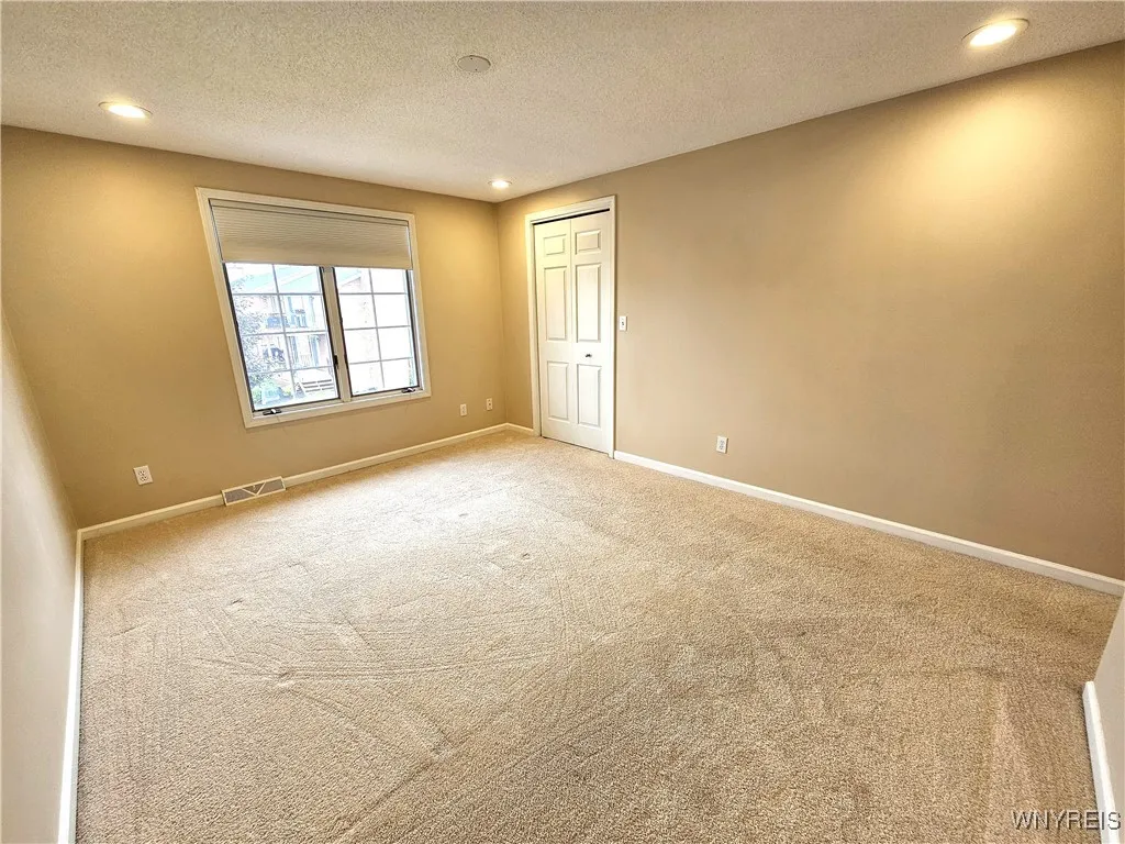 87 Tralee Ter, Amherst, New York 14051, Amherst, New York 14051, 1 Bedroom Bedrooms, 5 Rooms Rooms,2 BathroomsBathrooms,Residential,Closed,87 Tralee Ter, Amherst, New York 14051,0,B1612628