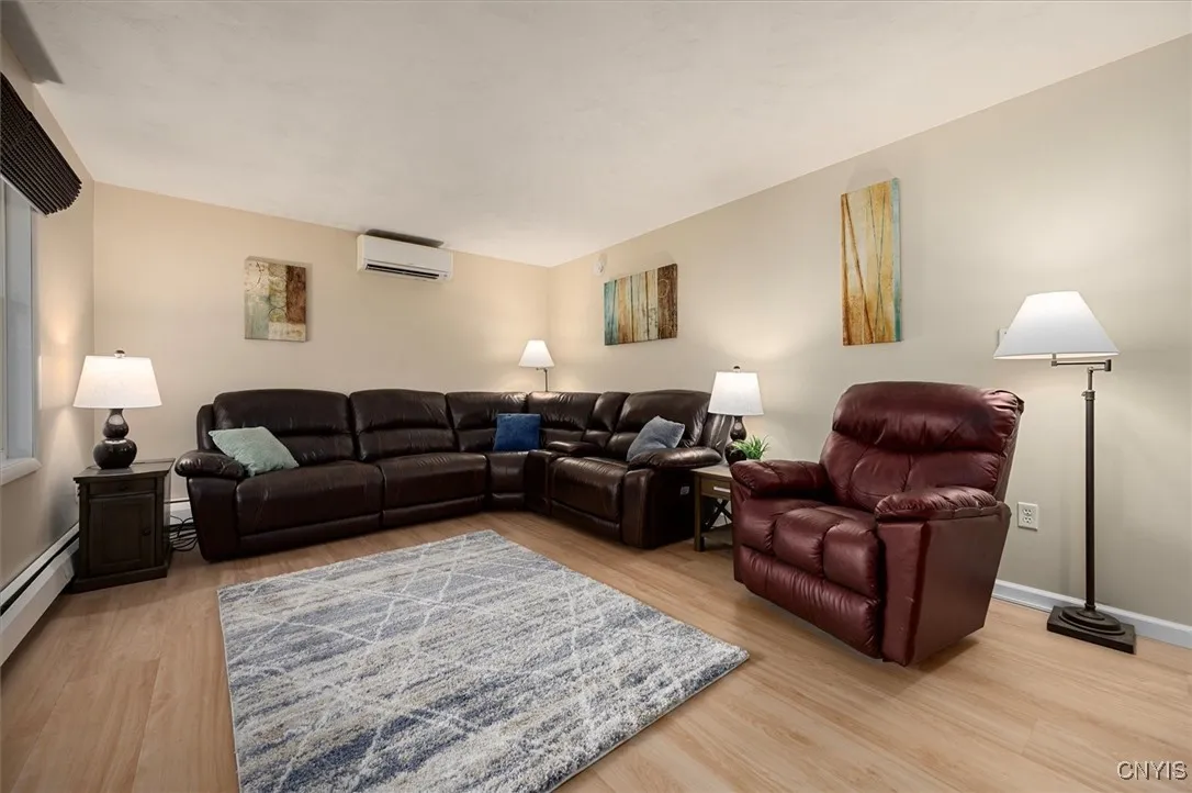 1 Christopher Circle, New Hartford, New York 13413, New Hartford, New York 13413, 3 Bedrooms Bedrooms, 7 Rooms Rooms,2 BathroomsBathrooms,Residential,Closed,1 Christopher Circle, New Hartford, New York 13413,S1610262