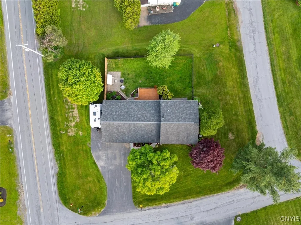 1 Christopher Circle, New Hartford, New York 13413, New Hartford, New York 13413, 3 Bedrooms Bedrooms, 7 Rooms Rooms,2 BathroomsBathrooms,Residential,Closed,1 Christopher Circle, New Hartford, New York 13413,S1610262