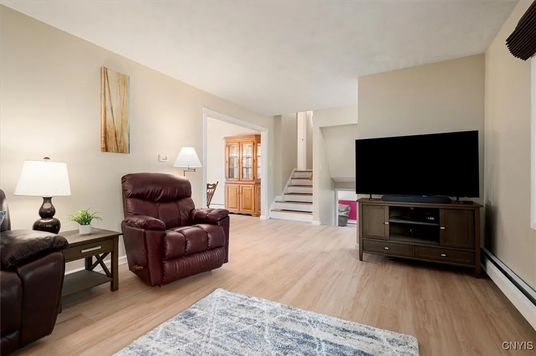 1 Christopher Circle, New Hartford, New York 13413, New Hartford, New York 13413, 3 Bedrooms Bedrooms, 7 Rooms Rooms,2 BathroomsBathrooms,Residential,Closed,1 Christopher Circle, New Hartford, New York 13413,S1610262