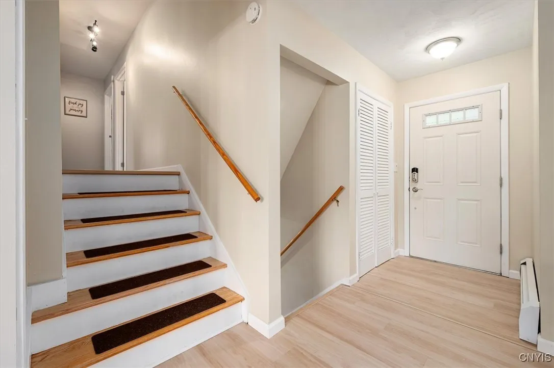 1 Christopher Circle, New Hartford, New York 13413, New Hartford, New York 13413, 3 Bedrooms Bedrooms, 7 Rooms Rooms,2 BathroomsBathrooms,Residential,Closed,1 Christopher Circle, New Hartford, New York 13413,S1610262