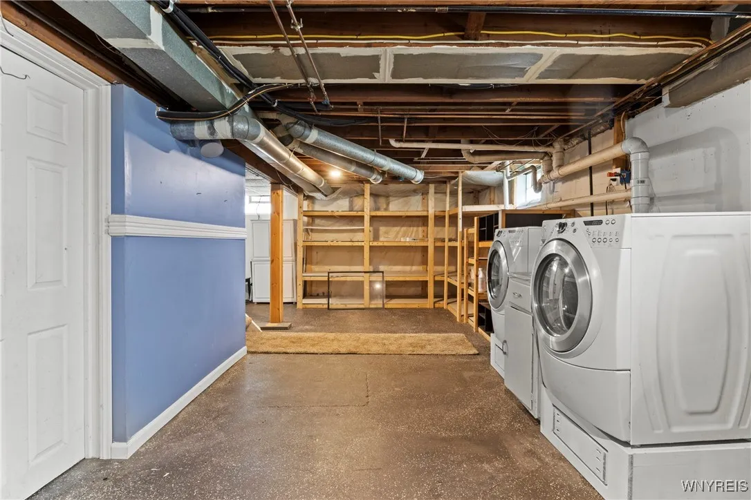 8211 Munson Avenue, Niagara Falls, New York 14304, Niagara Falls, New York 14304, 3 Bedrooms Bedrooms, 5 Rooms Rooms,1 BathroomBathrooms,Residential,Closed,8211 Munson Avenue, Niagara Falls, New York 14304,0,B1611651