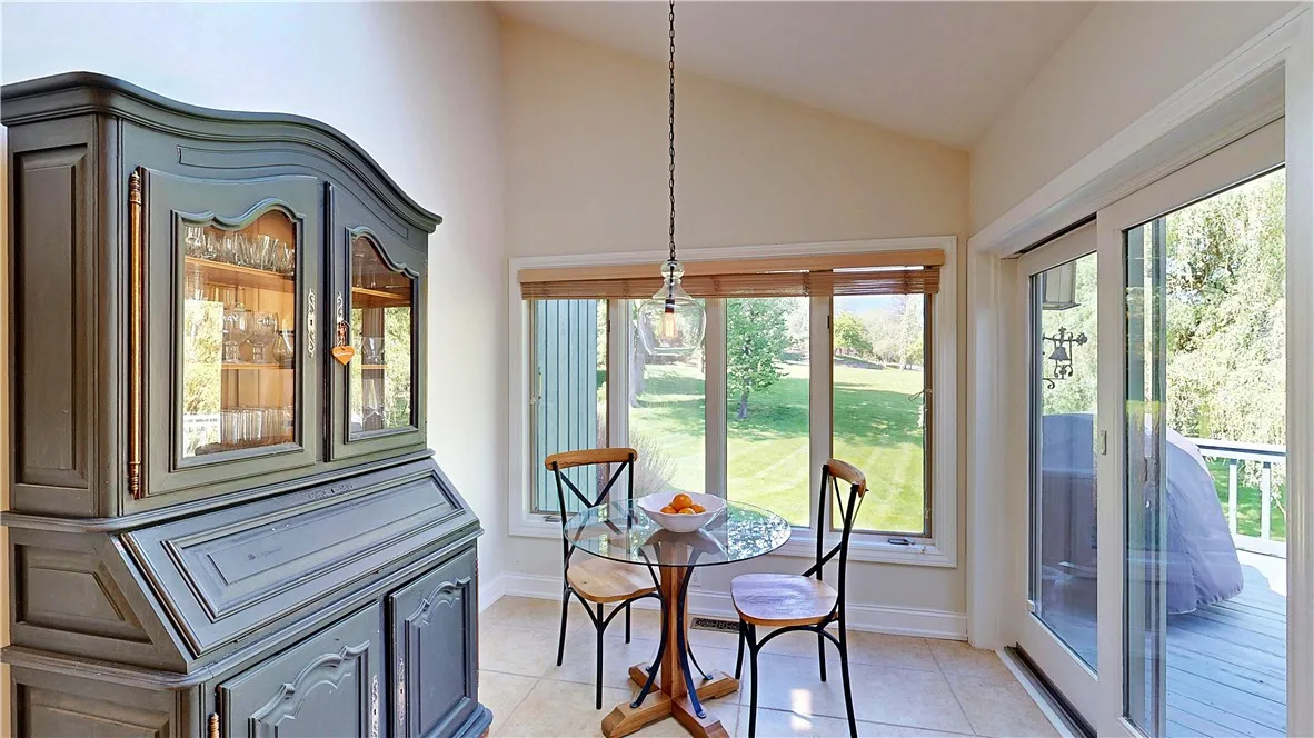 11 Sunrise Park, Pittsford, New York 14534, Pittsford, New York 14534, 4 Bedrooms Bedrooms, 11 Rooms Rooms,3 BathroomsBathrooms,Residential,For Sale,11 Sunrise Park, Pittsford, New York 14534,R1612175