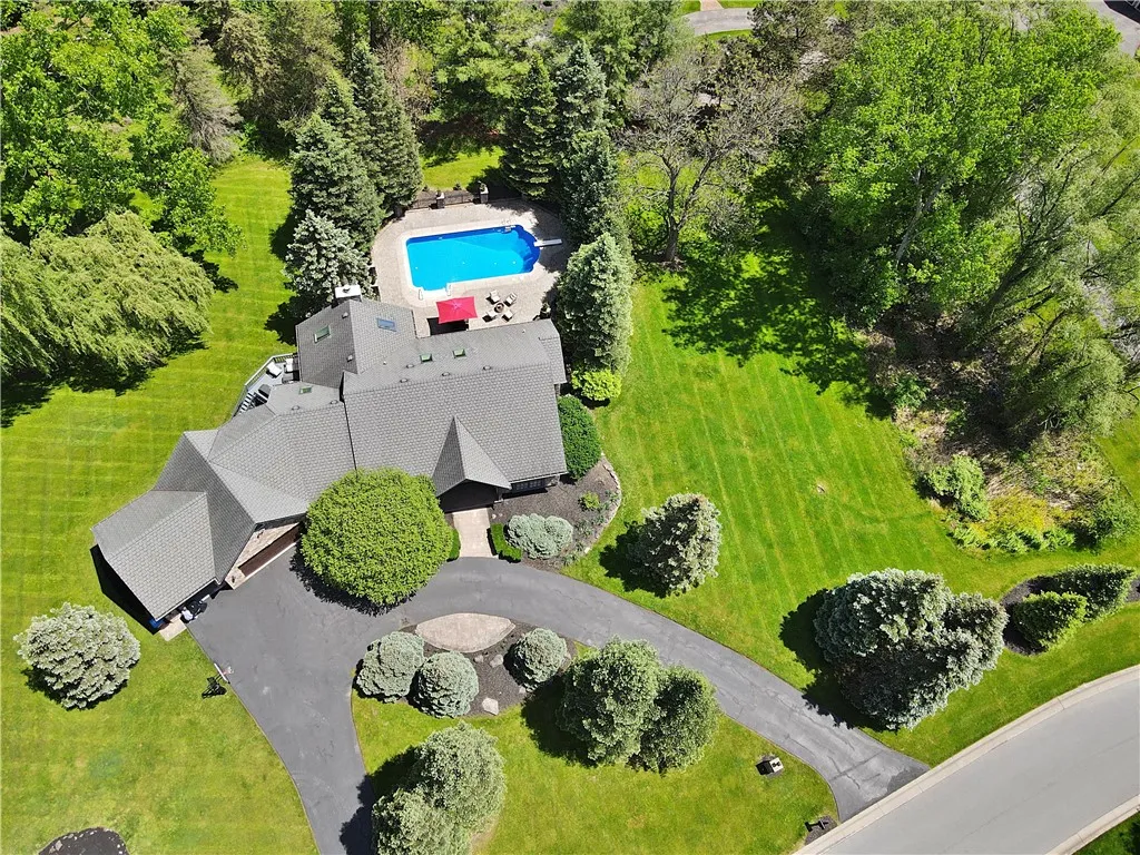 11 Sunrise Park, Pittsford, New York 14534, Pittsford, New York 14534, 4 Bedrooms Bedrooms, 11 Rooms Rooms,3 BathroomsBathrooms,Residential,For Sale,11 Sunrise Park, Pittsford, New York 14534,R1612175