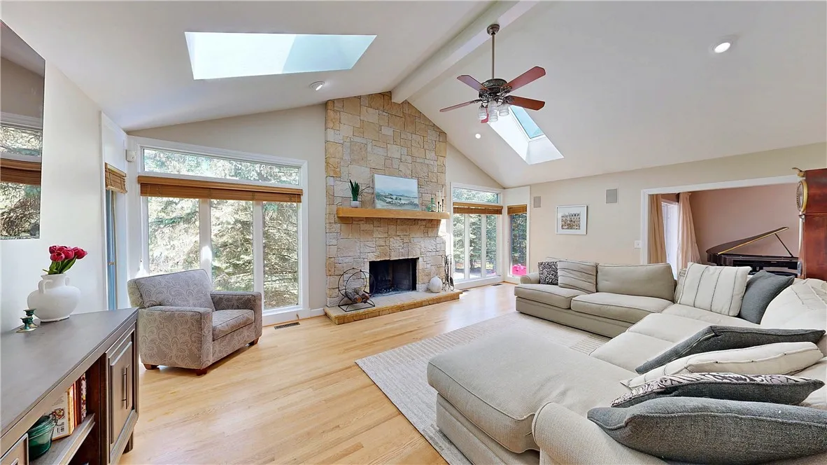 11 Sunrise Park, Pittsford, New York 14534, Pittsford, New York 14534, 4 Bedrooms Bedrooms, 11 Rooms Rooms,3 BathroomsBathrooms,Residential,For Sale,11 Sunrise Park, Pittsford, New York 14534,R1612175