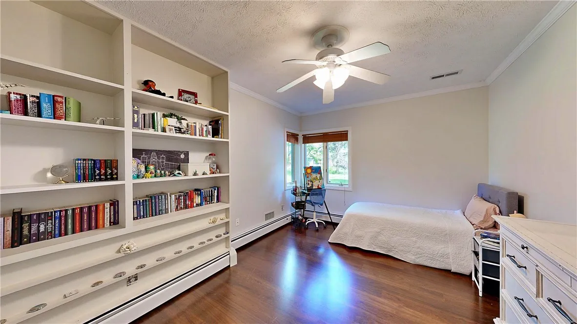 11 Sunrise Park, Pittsford, New York 14534, Pittsford, New York 14534, 4 Bedrooms Bedrooms, 11 Rooms Rooms,3 BathroomsBathrooms,Residential,For Sale,11 Sunrise Park, Pittsford, New York 14534,R1612175