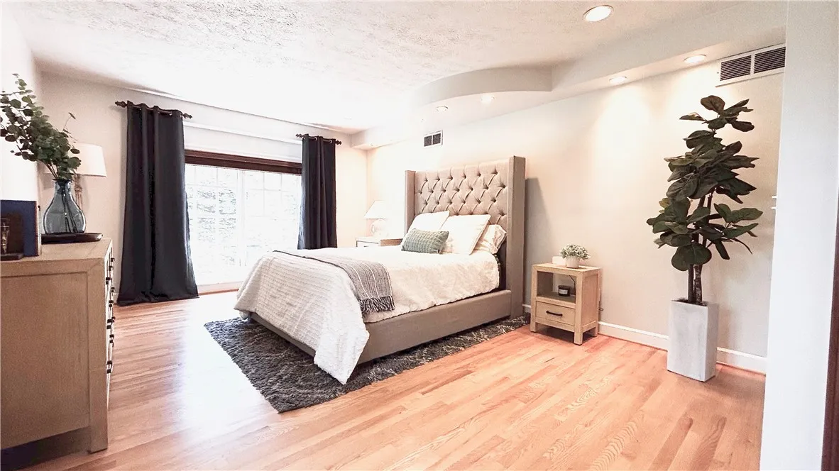 11 Sunrise Park, Pittsford, New York 14534, Pittsford, New York 14534, 4 Bedrooms Bedrooms, 11 Rooms Rooms,3 BathroomsBathrooms,Residential,For Sale,11 Sunrise Park, Pittsford, New York 14534,R1612175