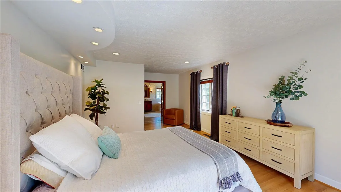11 Sunrise Park, Pittsford, New York 14534, Pittsford, New York 14534, 4 Bedrooms Bedrooms, 11 Rooms Rooms,3 BathroomsBathrooms,Residential,For Sale,11 Sunrise Park, Pittsford, New York 14534,R1612175