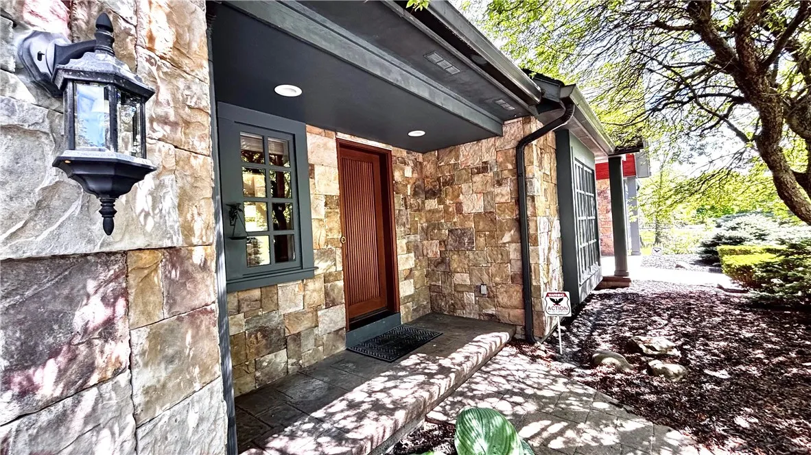 11 Sunrise Park, Pittsford, New York 14534, Pittsford, New York 14534, 4 Bedrooms Bedrooms, 11 Rooms Rooms,3 BathroomsBathrooms,Residential,For Sale,11 Sunrise Park, Pittsford, New York 14534,R1612175