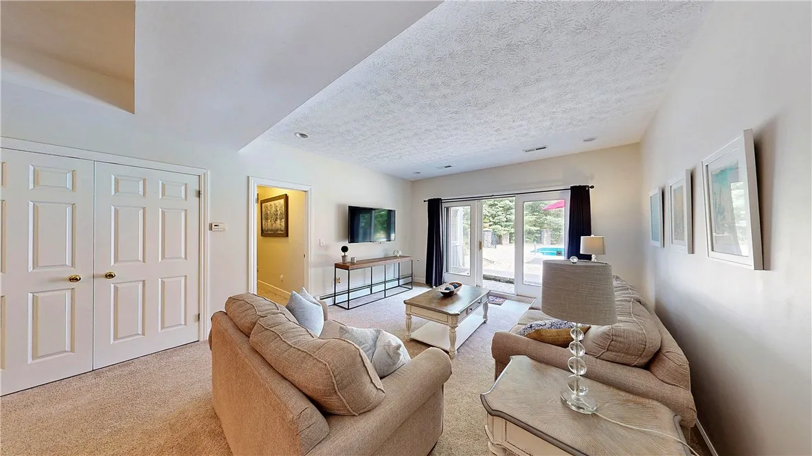 11 Sunrise Park, Pittsford, New York 14534, Pittsford, New York 14534, 4 Bedrooms Bedrooms, 11 Rooms Rooms,3 BathroomsBathrooms,Residential,For Sale,11 Sunrise Park, Pittsford, New York 14534,R1612175