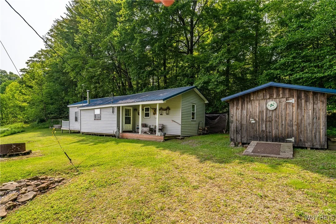 3883 Block Road, Yorkshire, New York 14042, Yorkshire, New York 14042, 1 Bedroom Bedrooms, 4 Rooms Rooms,1 BathroomBathrooms,Residential,Closed,3883 Block Road, Yorkshire, New York 14042,0,B1613349