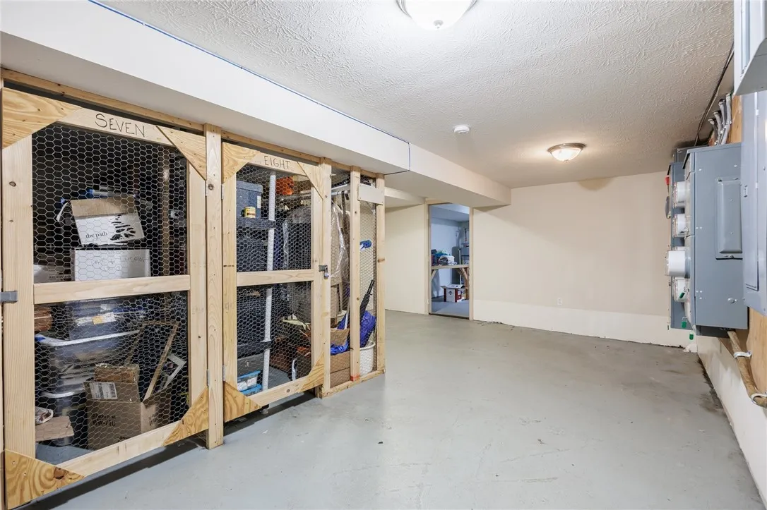 26-8 Great Wood Court, Perinton, New York 14450, Perinton, New York 14450, 1 Bedroom Bedrooms, 4 Rooms Rooms,1 BathroomBathrooms,Residential,Closed,26-8 Great Wood Court, Perinton, New York 14450,0,R1612038