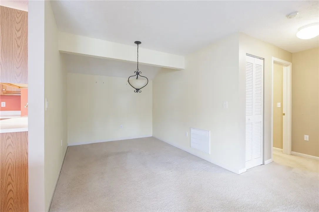 26-8 Great Wood Court, Perinton, New York 14450, Perinton, New York 14450, 1 Bedroom Bedrooms, 4 Rooms Rooms,1 BathroomBathrooms,Residential,Closed,26-8 Great Wood Court, Perinton, New York 14450,0,R1612038