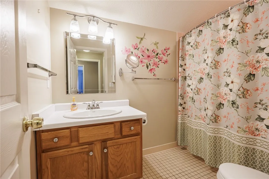 26-8 Great Wood Court, Perinton, New York 14450, Perinton, New York 14450, 1 Bedroom Bedrooms, 4 Rooms Rooms,1 BathroomBathrooms,Residential,Closed,26-8 Great Wood Court, Perinton, New York 14450,0,R1612038