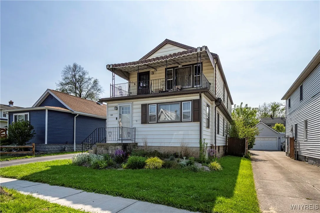 104 Lyndale Avenue, Tonawanda-town, New York 14223, Tonawanda, New York 14223, 6 Bedrooms Bedrooms, ,2 BathroomsBathrooms,Residential,Closed,104 Lyndale Avenue, Tonawanda-town, New York 14223,B1613300