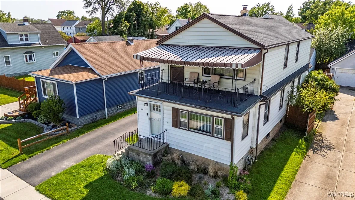 104 Lyndale Avenue, Tonawanda-town, New York 14223, Tonawanda, New York 14223, 6 Bedrooms Bedrooms, ,2 BathroomsBathrooms,Residential,Closed,104 Lyndale Avenue, Tonawanda-town, New York 14223,B1613300
