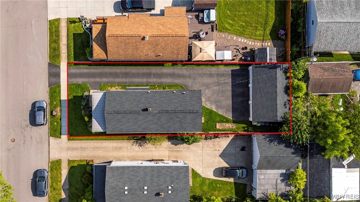 104 Lyndale Avenue, Tonawanda-town, New York 14223, Tonawanda, New York 14223, 6 Bedrooms Bedrooms, ,2 BathroomsBathrooms,Residential,Closed,104 Lyndale Avenue, Tonawanda-town, New York 14223,B1613300