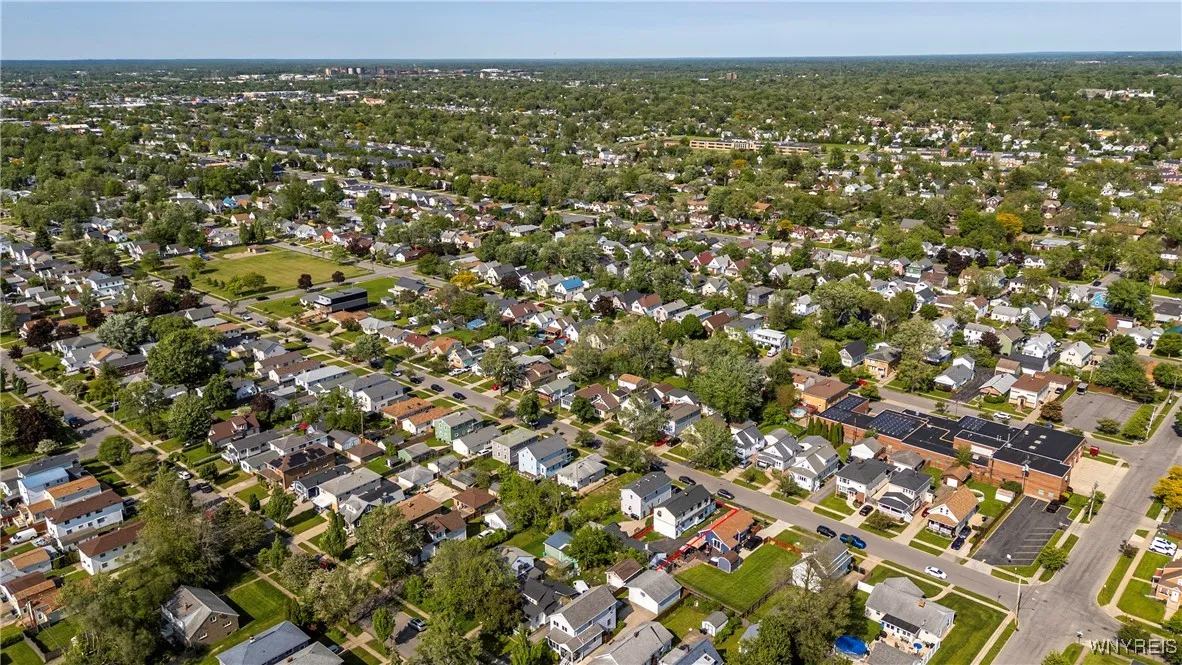 104 Lyndale Avenue, Tonawanda-town, New York 14223, Tonawanda, New York 14223, 6 Bedrooms Bedrooms, ,2 BathroomsBathrooms,Residential,Closed,104 Lyndale Avenue, Tonawanda-town, New York 14223,B1613300