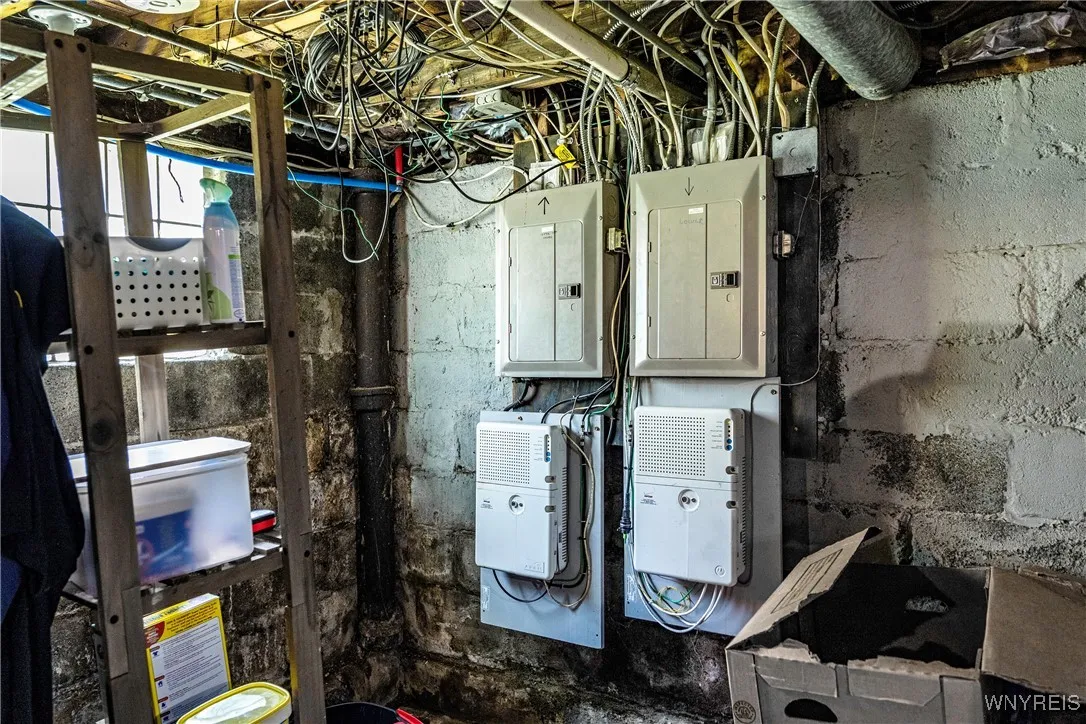 104 Lyndale Avenue, Tonawanda-town, New York 14223, Tonawanda, New York 14223, 6 Bedrooms Bedrooms, ,2 BathroomsBathrooms,Residential,Closed,104 Lyndale Avenue, Tonawanda-town, New York 14223,B1613300