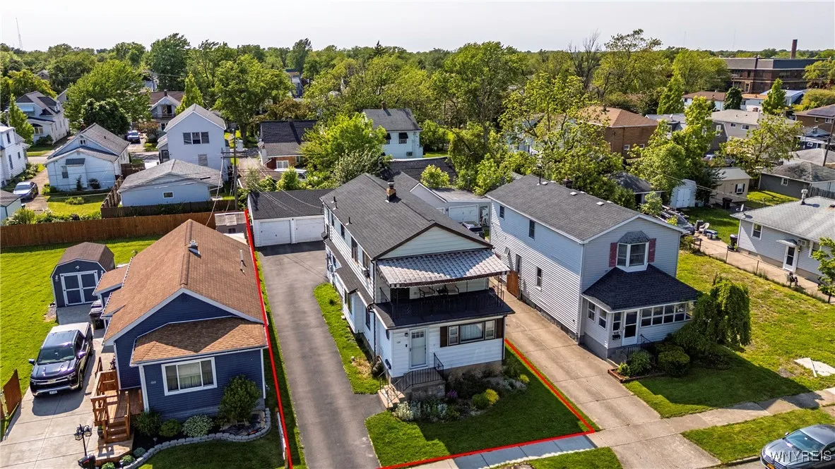 104 Lyndale Avenue, Tonawanda-town, New York 14223, Tonawanda, New York 14223, 6 Bedrooms Bedrooms, ,2 BathroomsBathrooms,Residential,Closed,104 Lyndale Avenue, Tonawanda-town, New York 14223,B1613300
