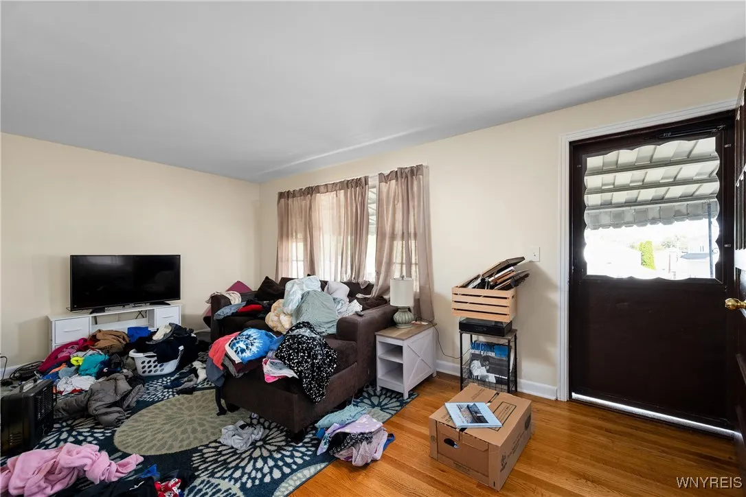 104 Lyndale Avenue, Tonawanda-town, New York 14223, Tonawanda, New York 14223, 6 Bedrooms Bedrooms, ,2 BathroomsBathrooms,Residential,Closed,104 Lyndale Avenue, Tonawanda-town, New York 14223,B1613300