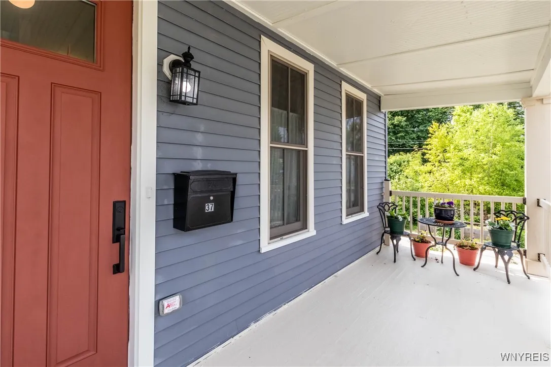 37 Barton Street, Buffalo, New York 14213, Buffalo, New York 14213, 2 Bedrooms Bedrooms, 6 Rooms Rooms,2 BathroomsBathrooms,Residential,Closed,37 Barton Street, Buffalo, New York 14213,0,B1612928