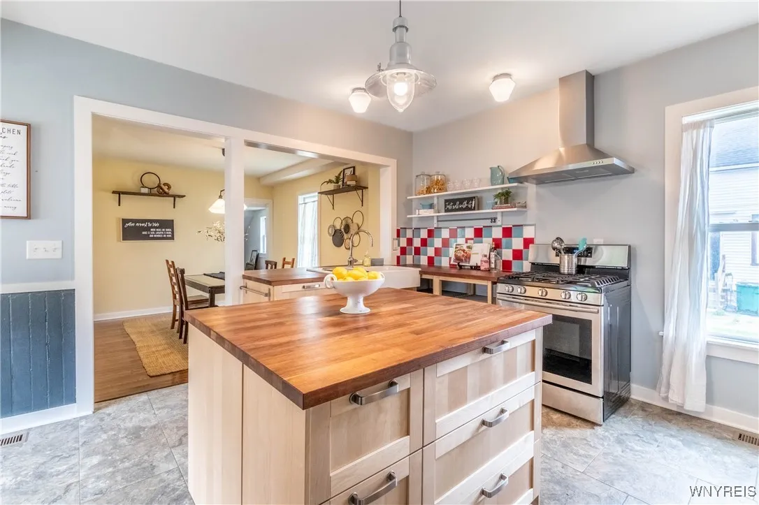 37 Barton Street, Buffalo, New York 14213, Buffalo, New York 14213, 2 Bedrooms Bedrooms, 6 Rooms Rooms,2 BathroomsBathrooms,Residential,Closed,37 Barton Street, Buffalo, New York 14213,0,B1612928