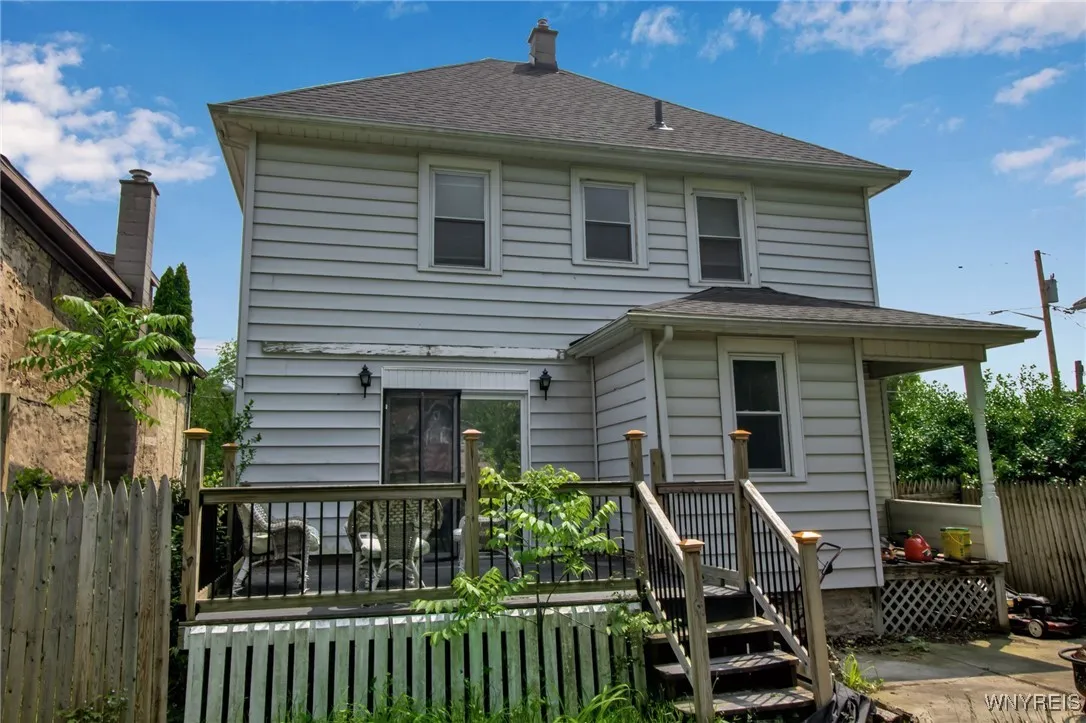 131 Green St, Lockport-city, New York 14094, Lockport City, New York 14094, 4 Bedrooms Bedrooms, 7 Rooms Rooms,1 BathroomBathrooms,Residential,Closed,131 Green St, Lockport-city, New York 14094,0,B1612954