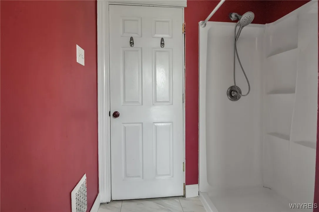 131 Green St, Lockport-city, New York 14094, Lockport City, New York 14094, 4 Bedrooms Bedrooms, 7 Rooms Rooms,1 BathroomBathrooms,Residential,Closed,131 Green St, Lockport-city, New York 14094,0,B1612954