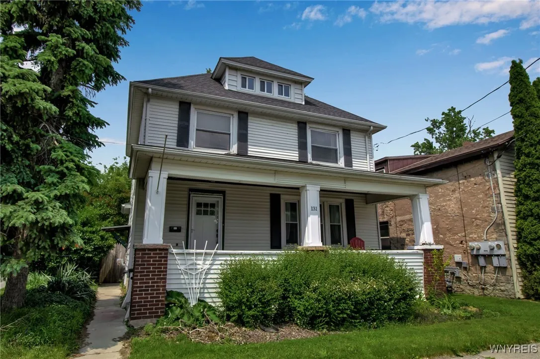 131 Green St, Lockport-city, New York 14094, Lockport City, New York 14094, 4 Bedrooms Bedrooms, 7 Rooms Rooms,1 BathroomBathrooms,Residential,Closed,131 Green St, Lockport-city, New York 14094,0,B1612954