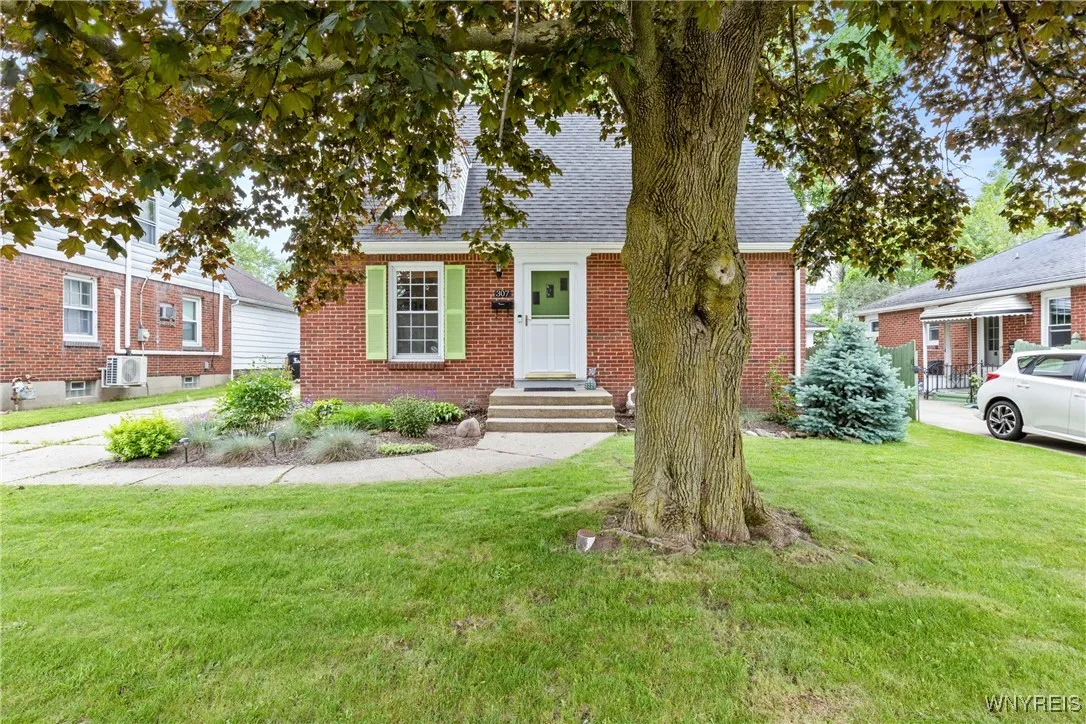 307 Glencove Road, Tonawanda-town, New York 14223, Tonawanda, New York 14223, 2 Bedrooms Bedrooms, 8 Rooms Rooms,1 BathroomBathrooms,Residential,Closed,307 Glencove Road, Tonawanda-town, New York 14223,B1610296