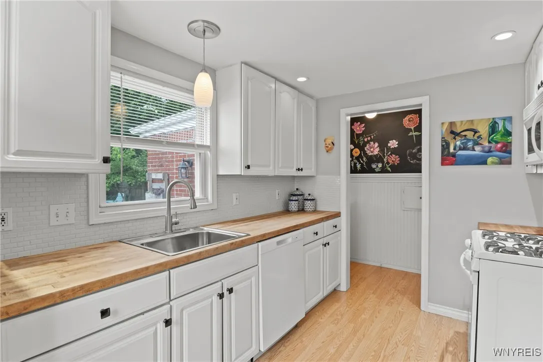 307 Glencove Road, Tonawanda-town, New York 14223, Tonawanda, New York 14223, 2 Bedrooms Bedrooms, 8 Rooms Rooms,1 BathroomBathrooms,Residential,Closed,307 Glencove Road, Tonawanda-town, New York 14223,B1610296