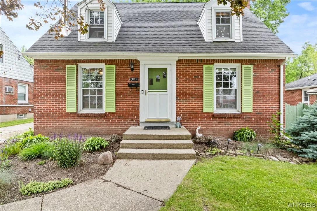 307 Glencove Road, Tonawanda-town, New York 14223, Tonawanda, New York 14223, 2 Bedrooms Bedrooms, 8 Rooms Rooms,1 BathroomBathrooms,Residential,Closed,307 Glencove Road, Tonawanda-town, New York 14223,B1610296