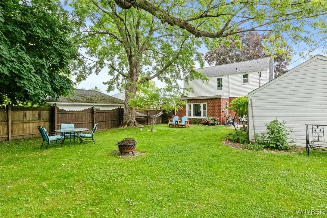 307 Glencove Road, Tonawanda-town, New York 14223, Tonawanda, New York 14223, 2 Bedrooms Bedrooms, 8 Rooms Rooms,1 BathroomBathrooms,Residential,Closed,307 Glencove Road, Tonawanda-town, New York 14223,B1610296