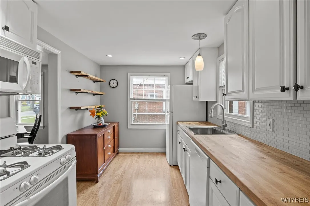 307 Glencove Road, Tonawanda-town, New York 14223, Tonawanda, New York 14223, 2 Bedrooms Bedrooms, 8 Rooms Rooms,1 BathroomBathrooms,Residential,Closed,307 Glencove Road, Tonawanda-town, New York 14223,B1610296