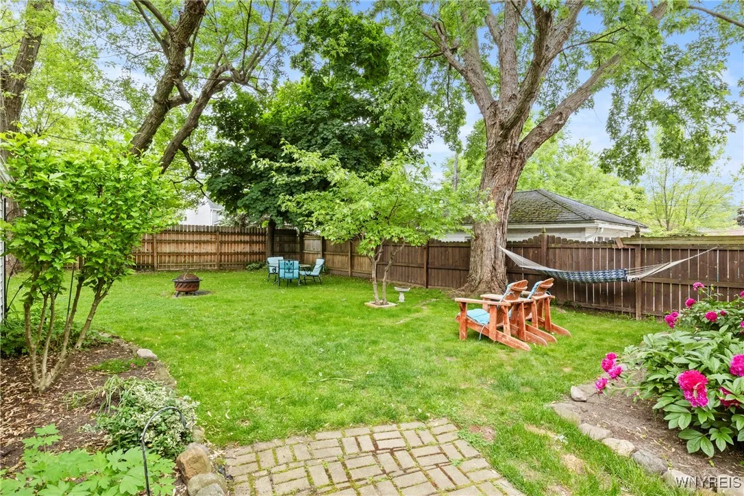 307 Glencove Road, Tonawanda-town, New York 14223, Tonawanda, New York 14223, 2 Bedrooms Bedrooms, 8 Rooms Rooms,1 BathroomBathrooms,Residential,Closed,307 Glencove Road, Tonawanda-town, New York 14223,B1610296