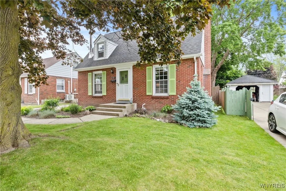 307 Glencove Road, Tonawanda-town, New York 14223, Tonawanda, New York 14223, 2 Bedrooms Bedrooms, 8 Rooms Rooms,1 BathroomBathrooms,Residential,Closed,307 Glencove Road, Tonawanda-town, New York 14223,B1610296