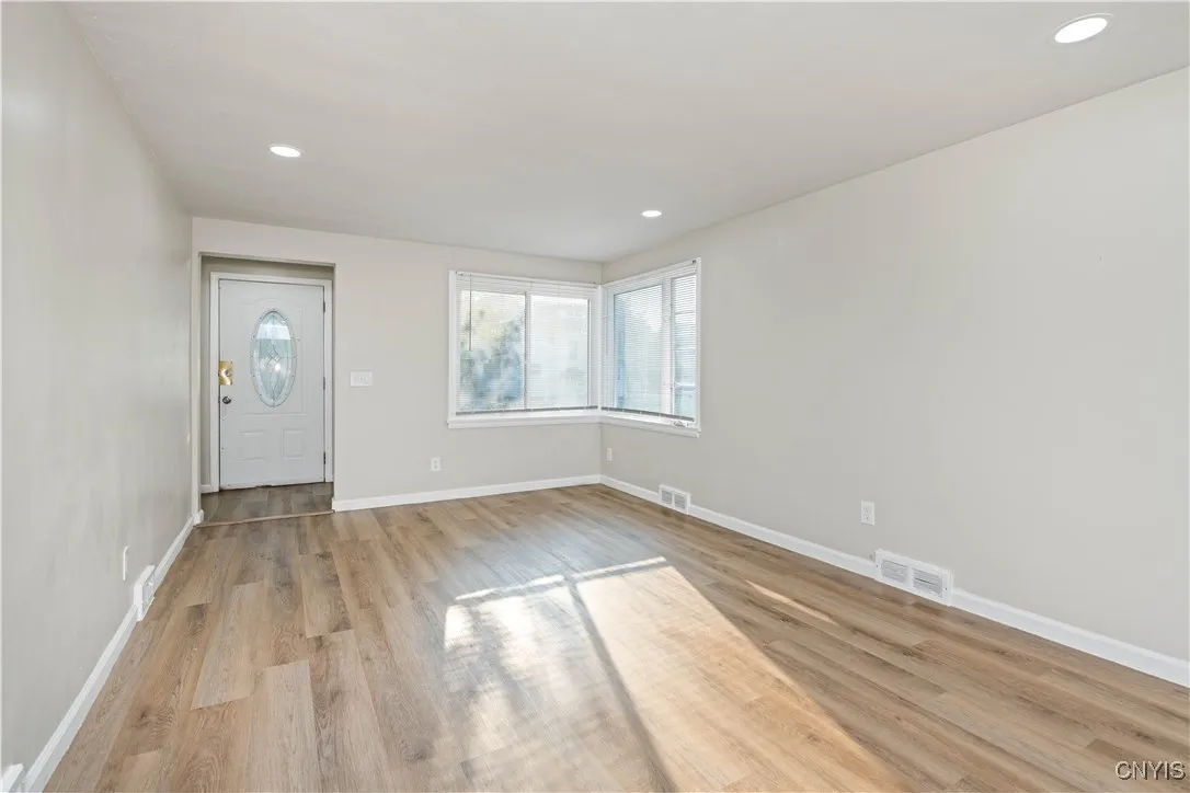 124 Aurora Street, Rochester, New York 14621, Rochester, New York 14621, 3 Bedrooms Bedrooms, 3 Rooms Rooms,1 BathroomBathrooms,Residential,Closed,124 Aurora Street, Rochester, New York 14621,S1613418