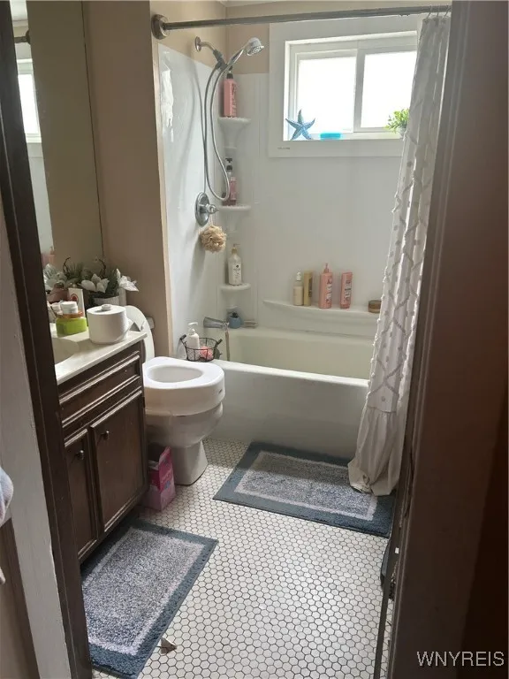 89 Rutland Street, Buffalo, New York 14220, Buffalo, New York 14220, 6 Bedrooms Bedrooms, ,2 BathroomsBathrooms,Residential,Closed,89 Rutland Street, Buffalo, New York 14220,0,B1613404
