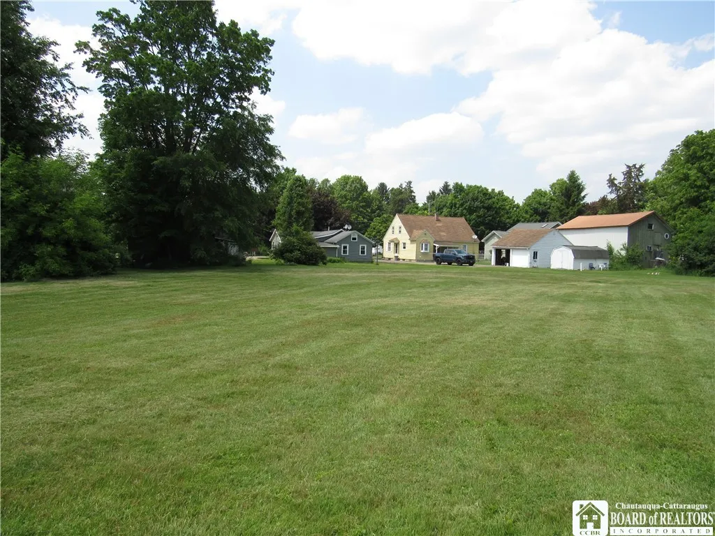 23 Frew Run Street, Carroll, New York 14738, Carroll, New York 14738, 2 Bedrooms Bedrooms, 5 Rooms Rooms,1 BathroomBathrooms,Residential,Closed,23 Frew Run Street, Carroll, New York 14738,0,R1612703