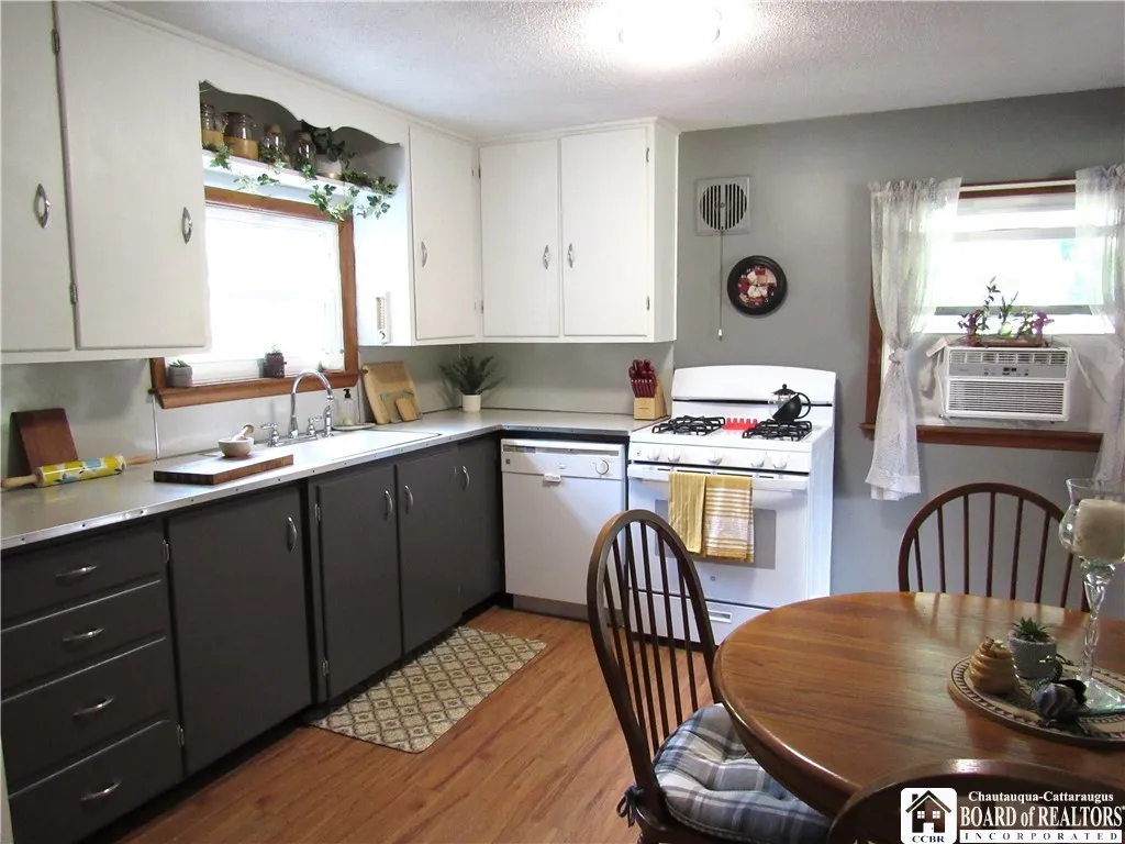 23 Frew Run Street, Carroll, New York 14738, Carroll, New York 14738, 2 Bedrooms Bedrooms, 5 Rooms Rooms,1 BathroomBathrooms,Residential,Closed,23 Frew Run Street, Carroll, New York 14738,0,R1612703