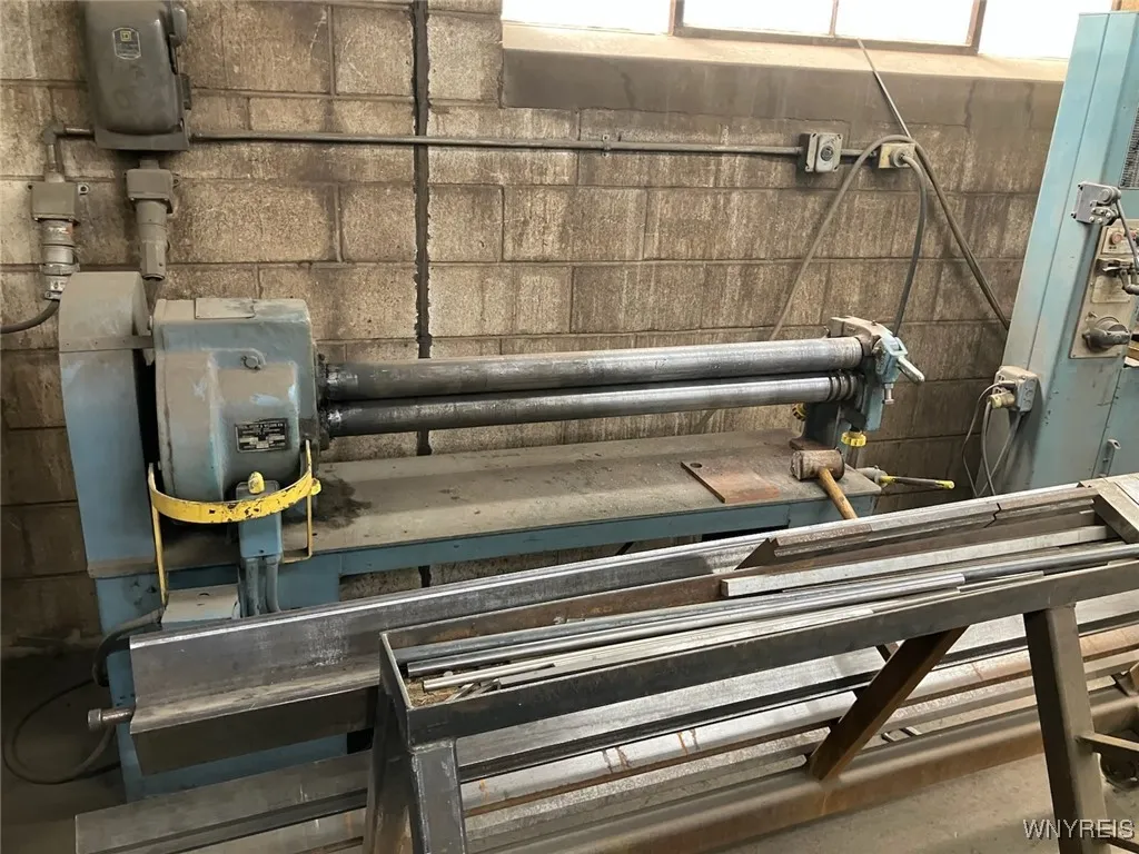 2543 Seneca Avenue, Niagara Falls, New York 14305, Niagara Falls, New York 14305, ,Commercial Sale,Closed,2543 Seneca Avenue, Niagara Falls, New York 14305,0,B1611397